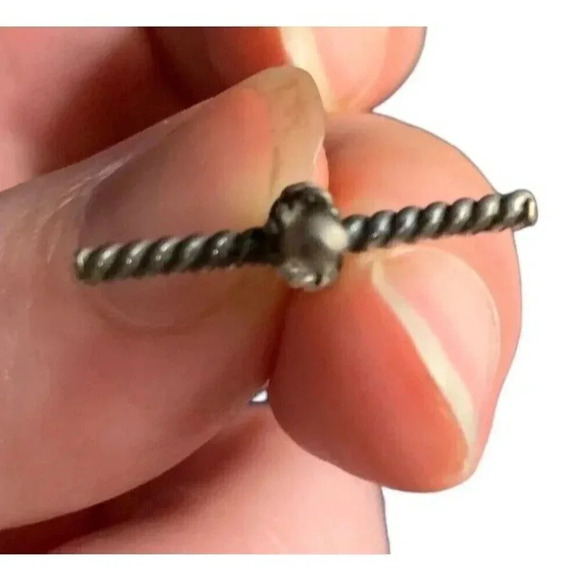 Vintage Silver Tone Twisted Cross Crucifix Necklace Pendant Christian Religious - Picture 3 of 4